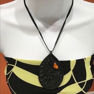 🌹Genuine Leather Pendant Neckless with Genuine Amber
